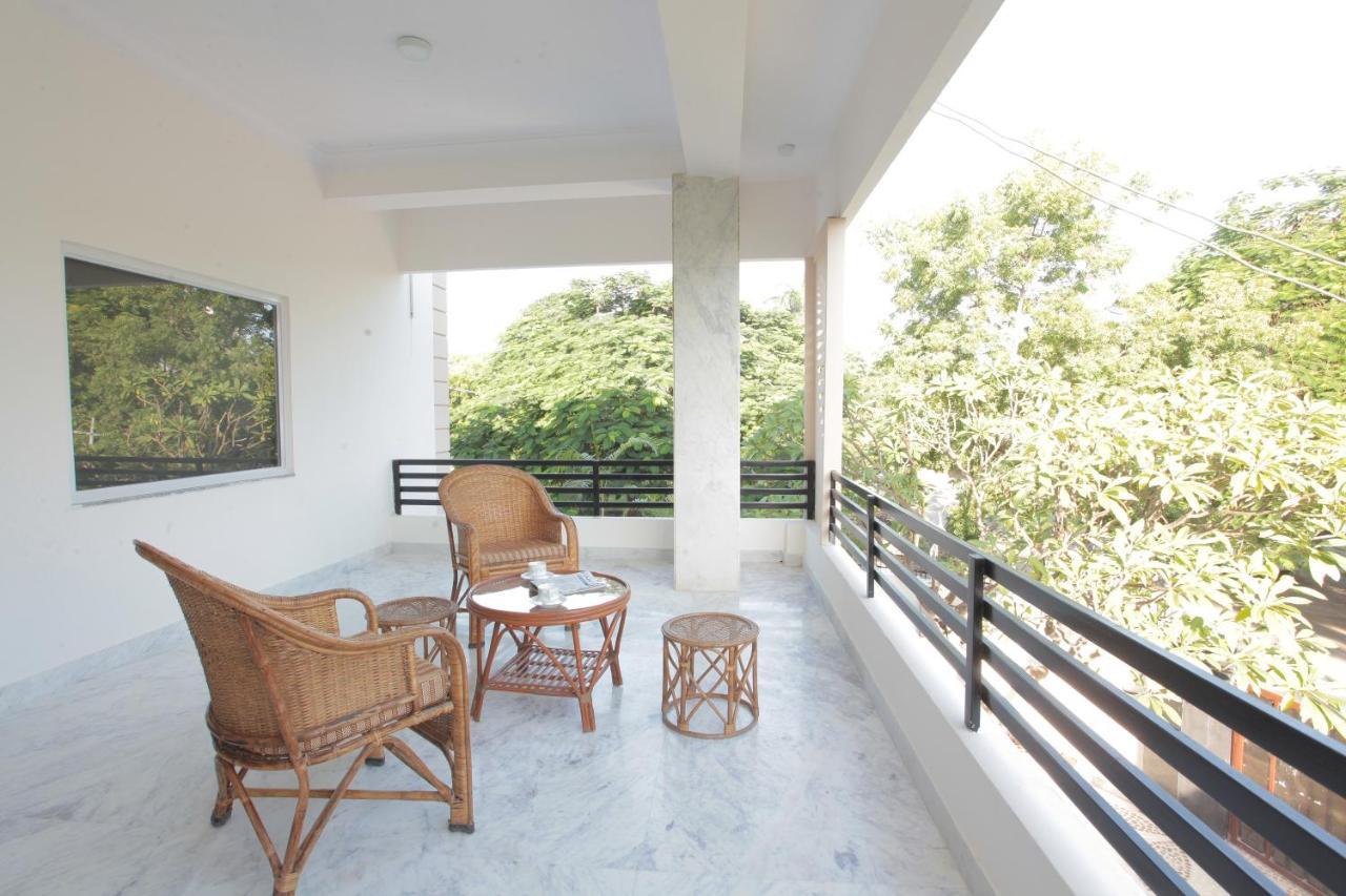 Mimosa Udaipur Bed and Breakfast Buitenkant foto